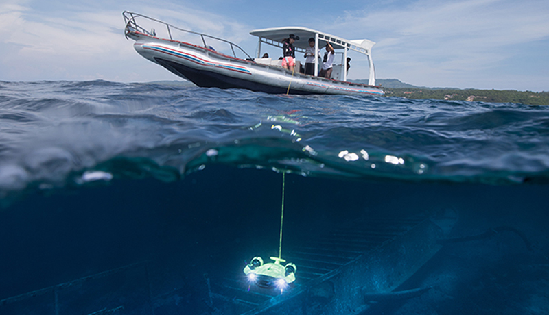 World’s First 4K Omni-directional Consumer Underwater Drone