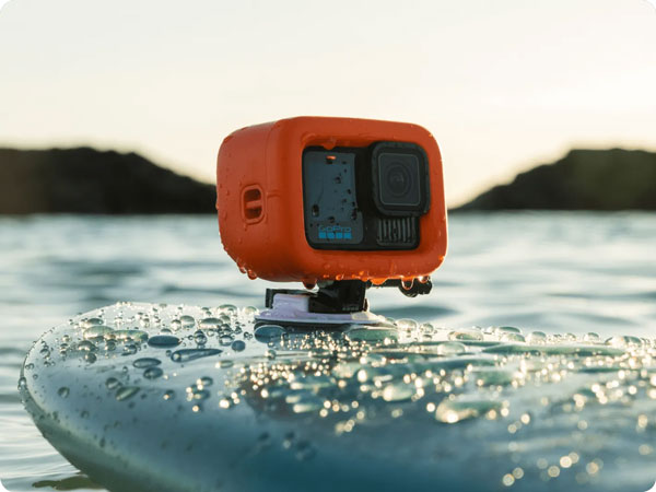 WATER-REPELLING REPLACEABLE LENS COVER