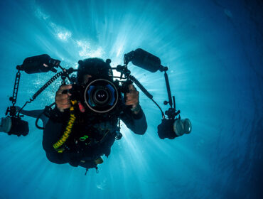 underwater strobe lighting photographer
