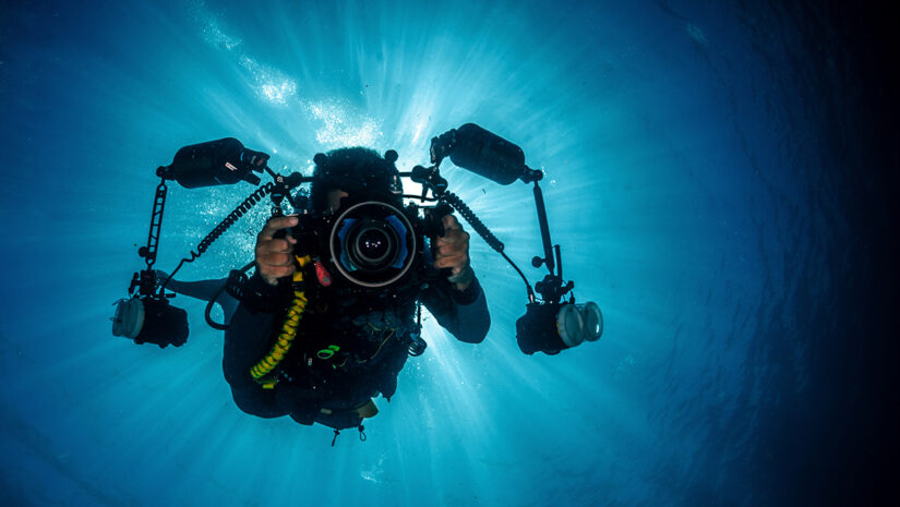 underwater strobe lighting photographer