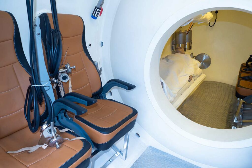hyperbaric chamber decompression chamber