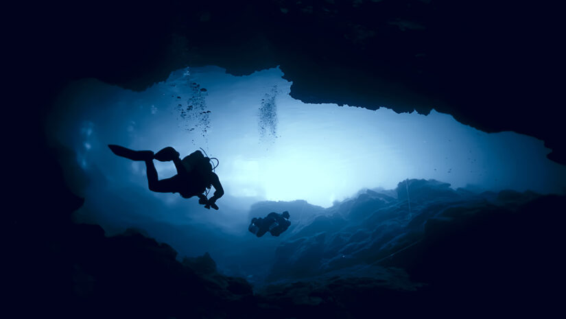 dive in cave with potential hazards underwater