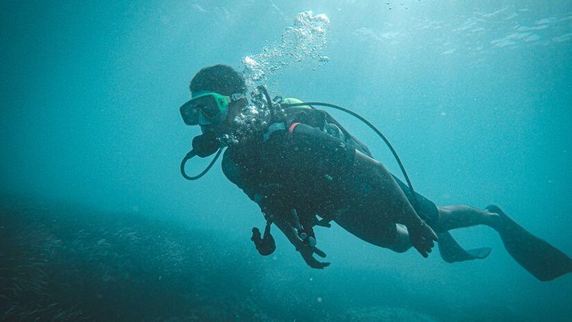 scuba diver in full gear underwater