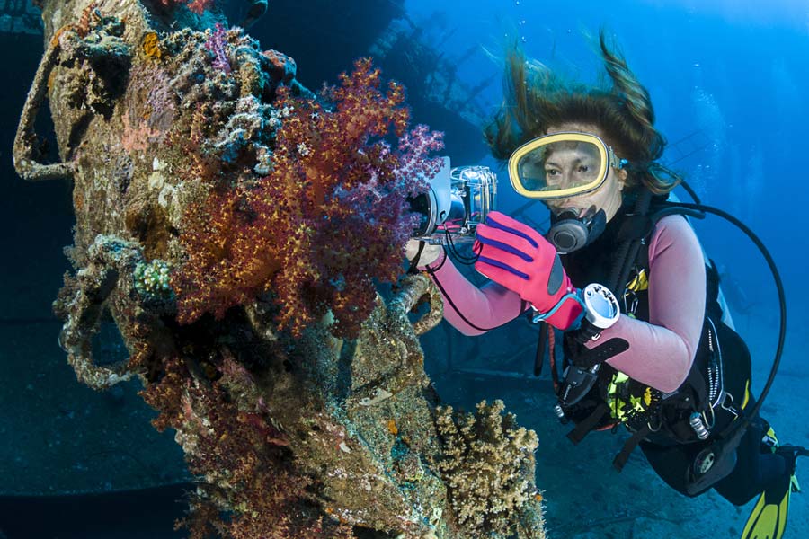 Best Underwater Cameras for Scuba Diving in 2018