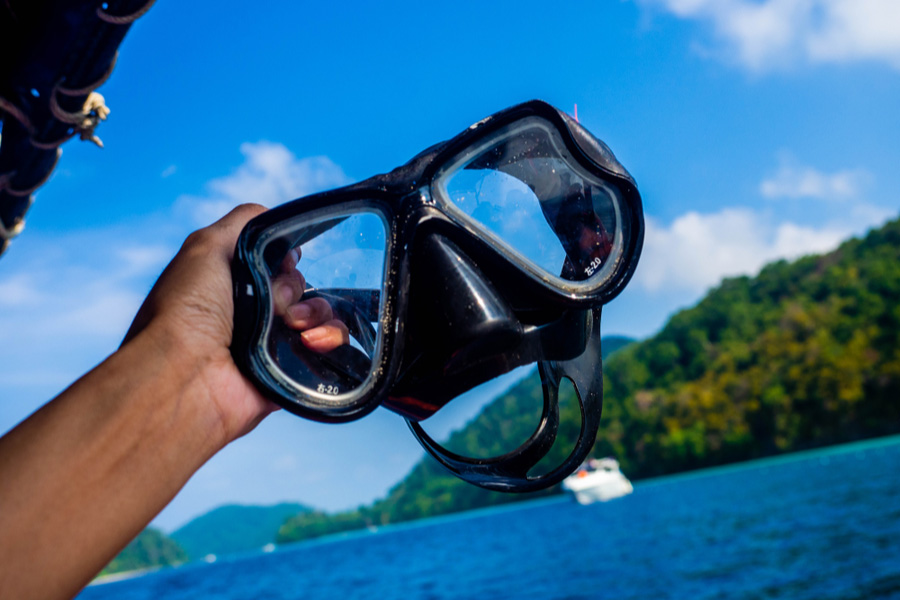 How to Clear Your Mask Underwater AquaViews