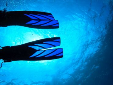 diver using split fins underwater