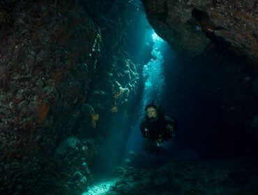 cave diving underwater divers