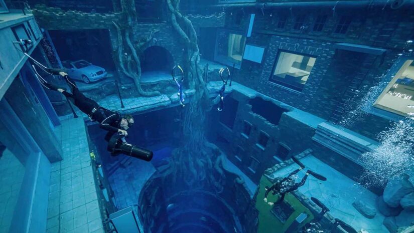 Deep Dive Dubai world's deepest pool