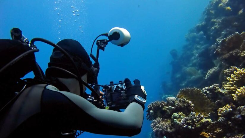 underwater camera scuba diver