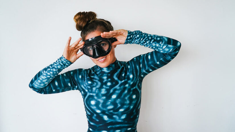 woman diver wearing scuba mask