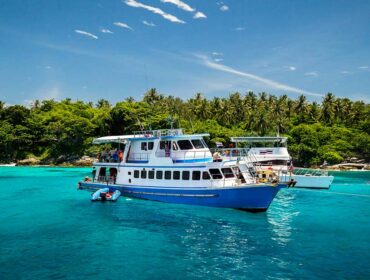 liveaboard scuba diving boat with divers