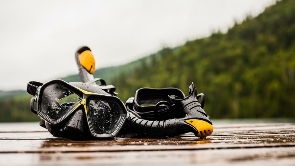 scuba diving mask