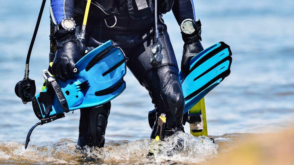 scuba diving fins