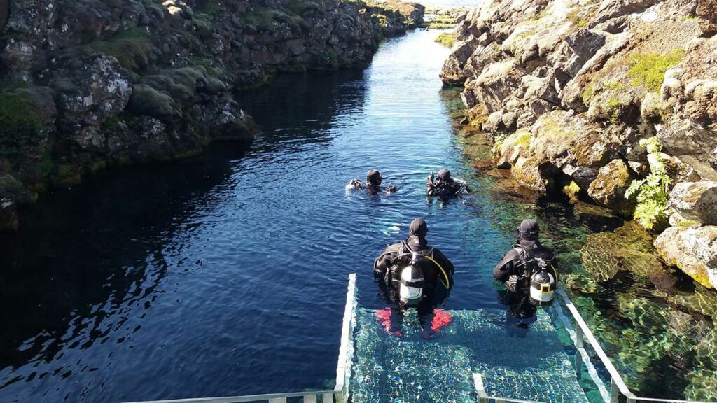 silfra fissure in iceland scuba diving