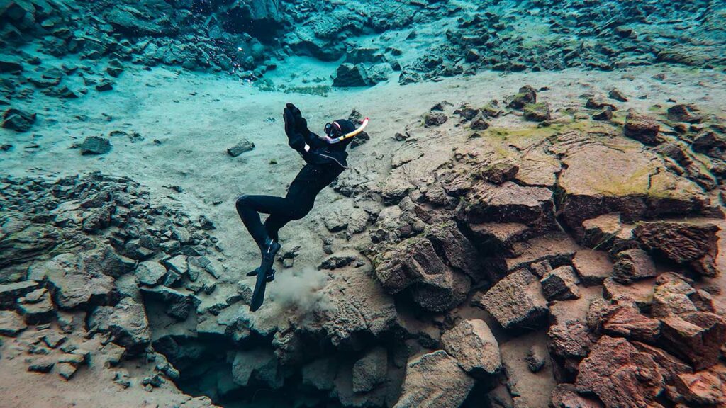 silfra fissure in iceland snorkeling