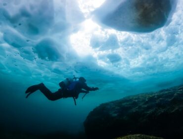 scuba diver ice diving