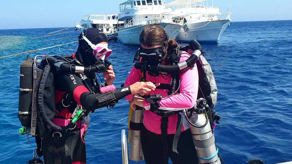 scuba diver doing rebreather diving