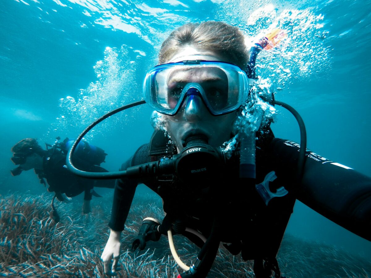 Man practices the 1/3 rule in scuba diving