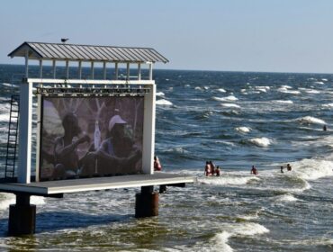 Watching a movie in the ocean netflix Ocean movies on Netflix Watching a movie in the ocean reddit Adventure Sea movies Ocean Thriller movies on Netflix Ocean movies list Best sea movies on Netflix Movies about the ocean Watching a movie in the pool netflix Watching a movie in the pool reddit Pool movie theater near me Pool movie night ideas Best movies to watch in the pool Swimming pool movie theater Dive-in movie night Dive-In Movies