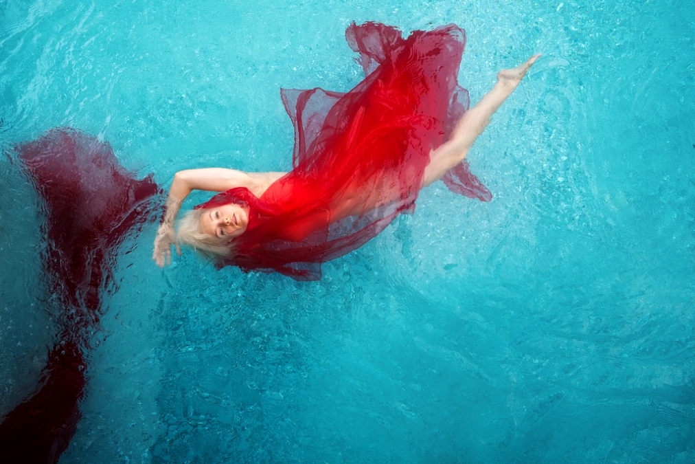Mermaid Diving red tail