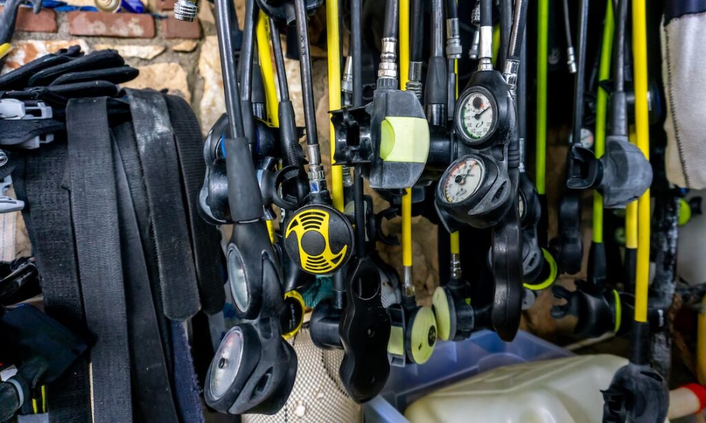 Open Water Scuba Diving Regulator parts: primary and alternate Second Stage, alternate air source, buddy regulator, or octopus, Submersible Pressure Gauge and Gauge Console and Low-Pressure Inflator Hose 