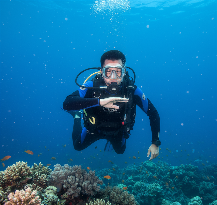 Out of Air Hand Signal